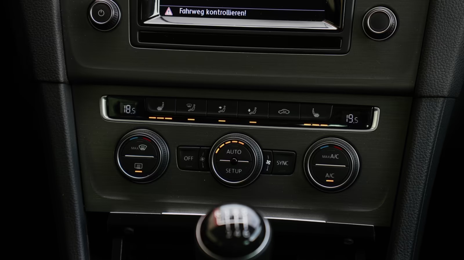 VW Golf VII - Image 16