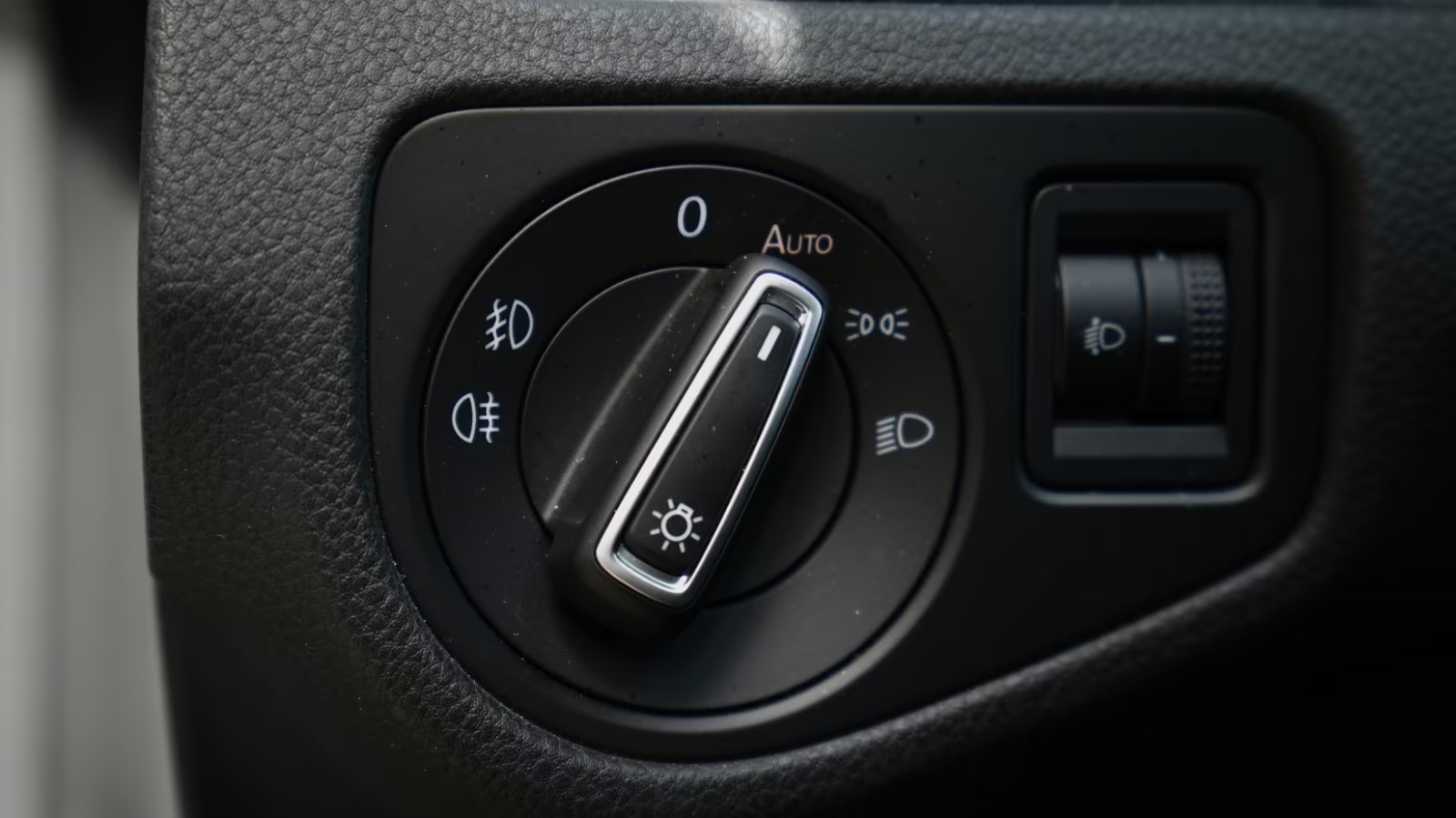 VW Golf VII - Image 21