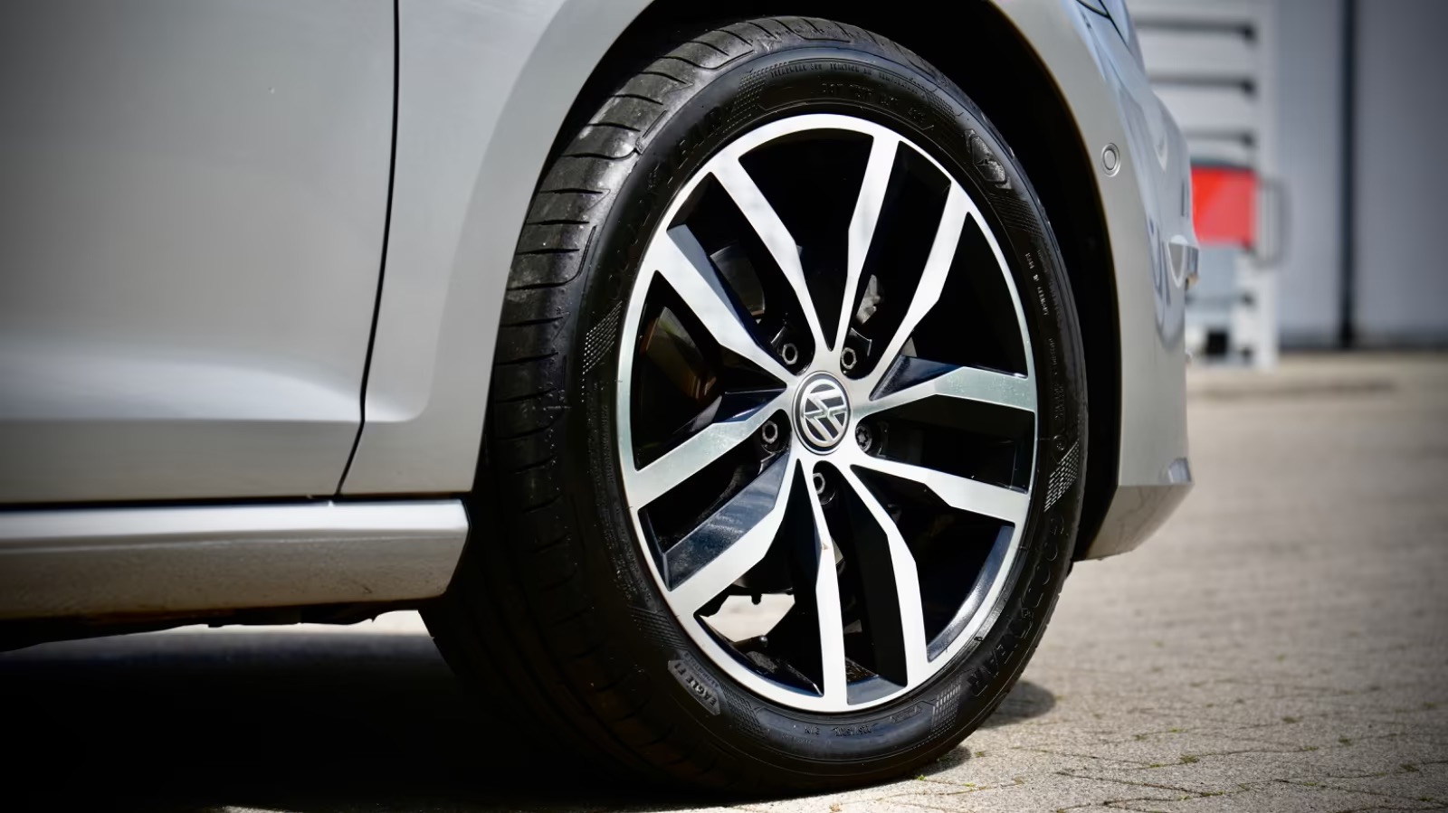 VW Golf VII - Image 11