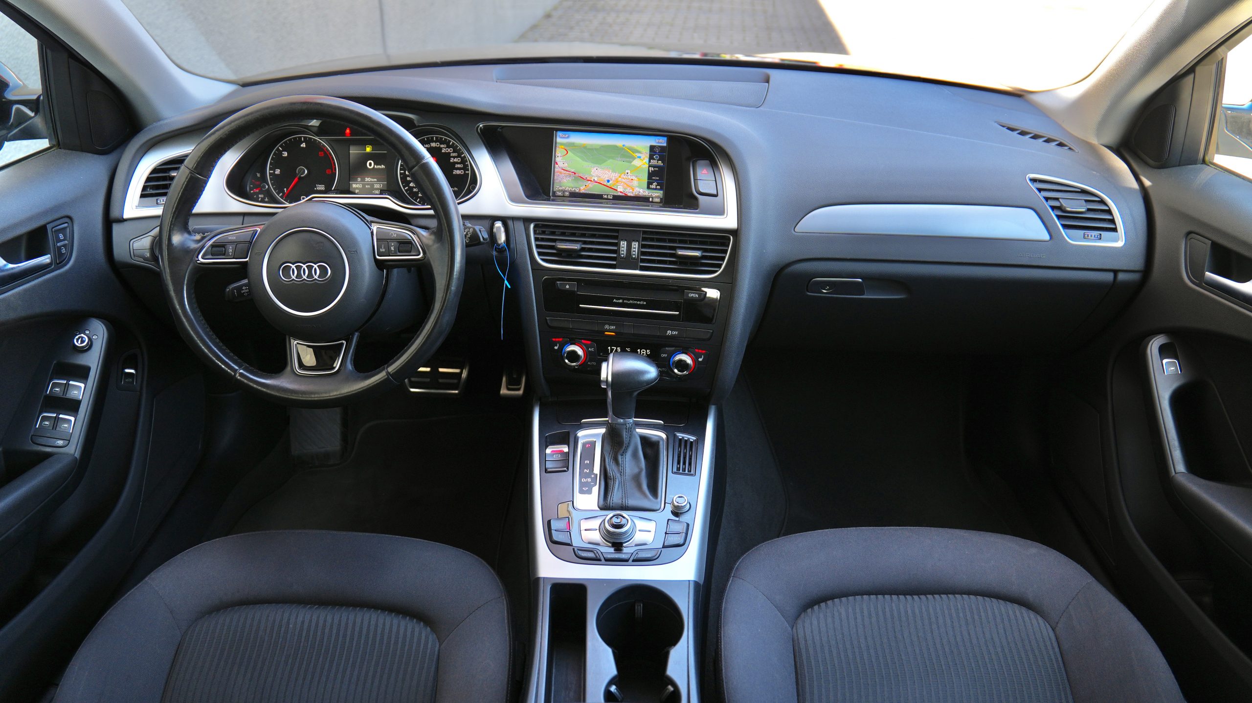 Audi A4 Avant 2.0 TDI - Image 11