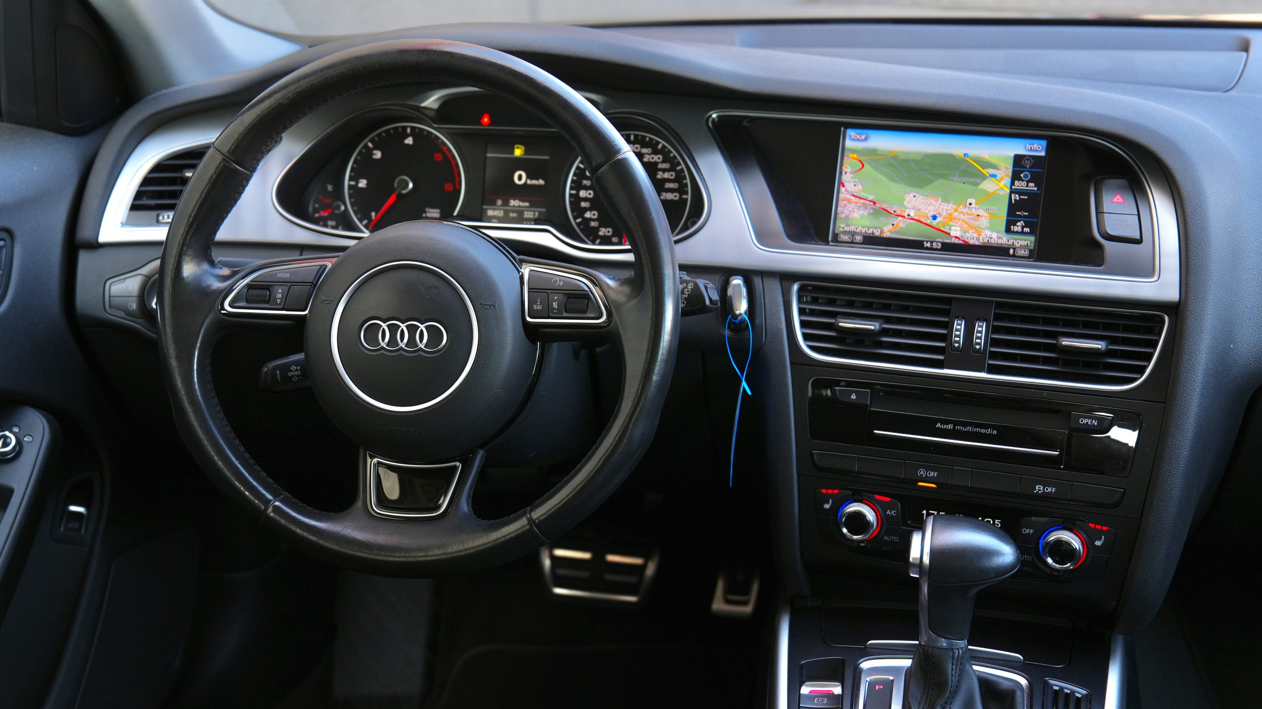 Audi A4 Avant 2.0 TDI - Image 12