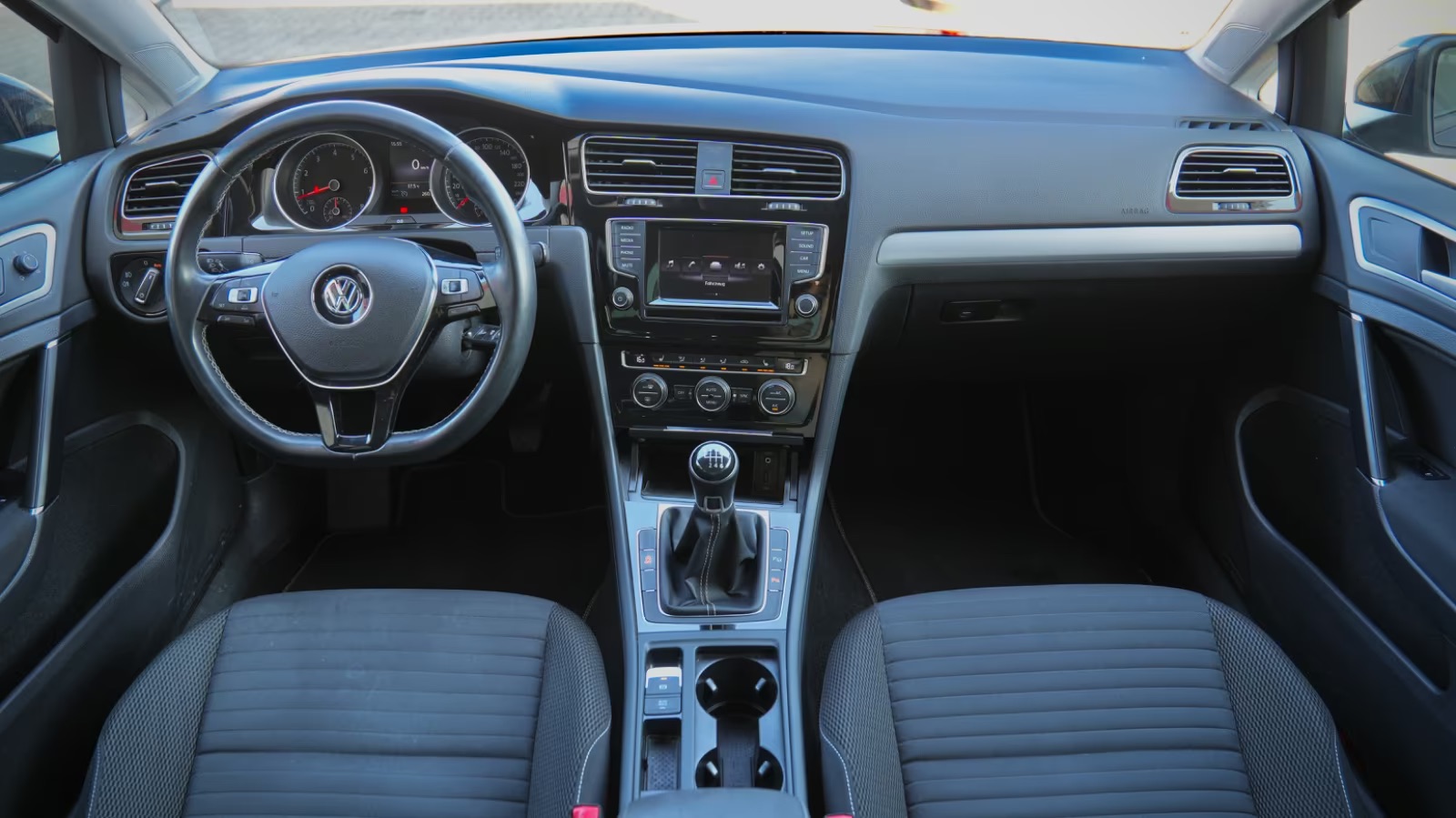 VW Golf VII - Image 12